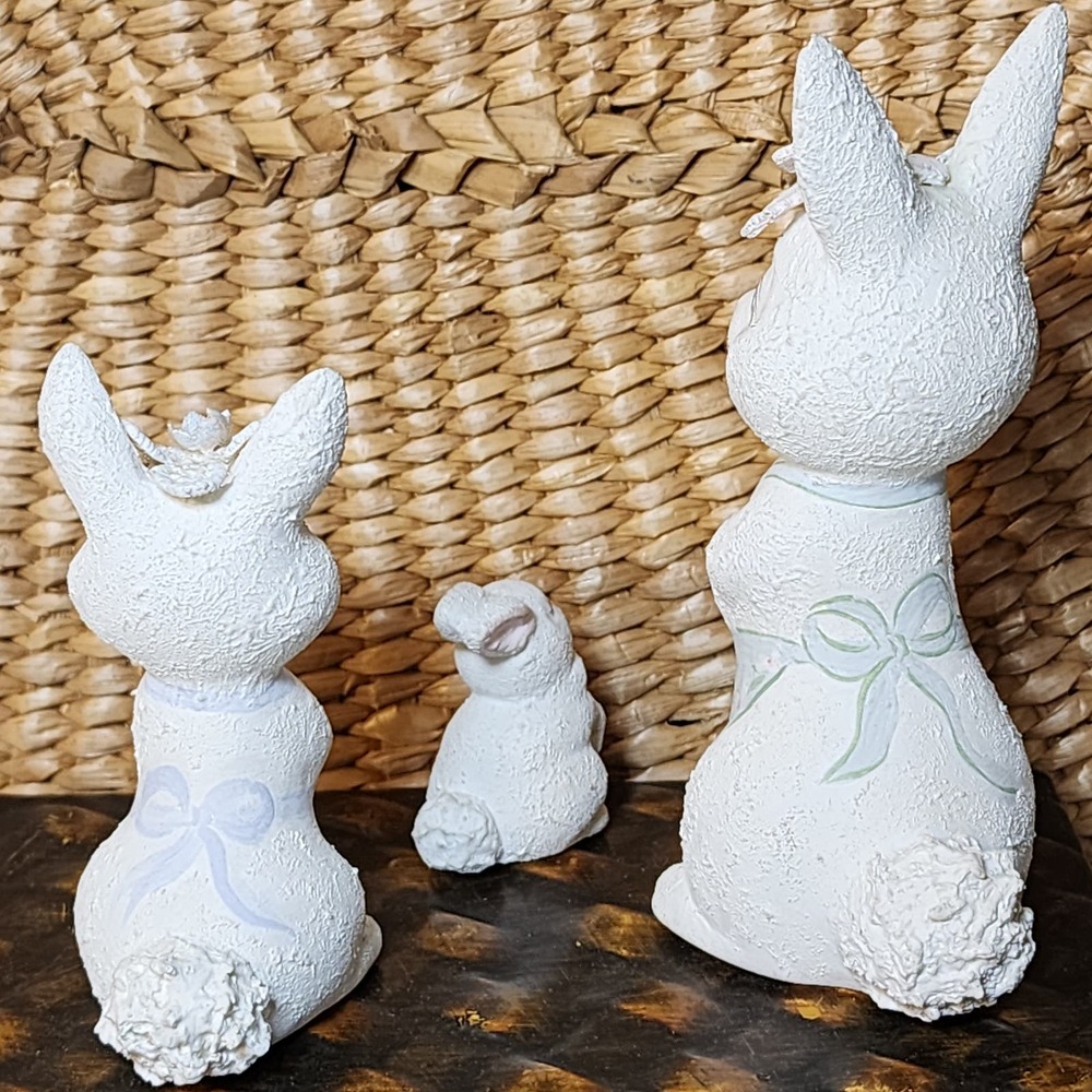 Vintage Set of 3 Hand Painted Ceramic Bunny Rabbit Family Figurines - Easter - Picture 8 of 10